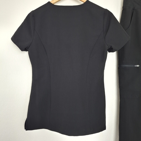 Figs Set of Black Yola High Waisted Scrub Pants & Catarina Slim Top Size XS - Picture 6 of 16